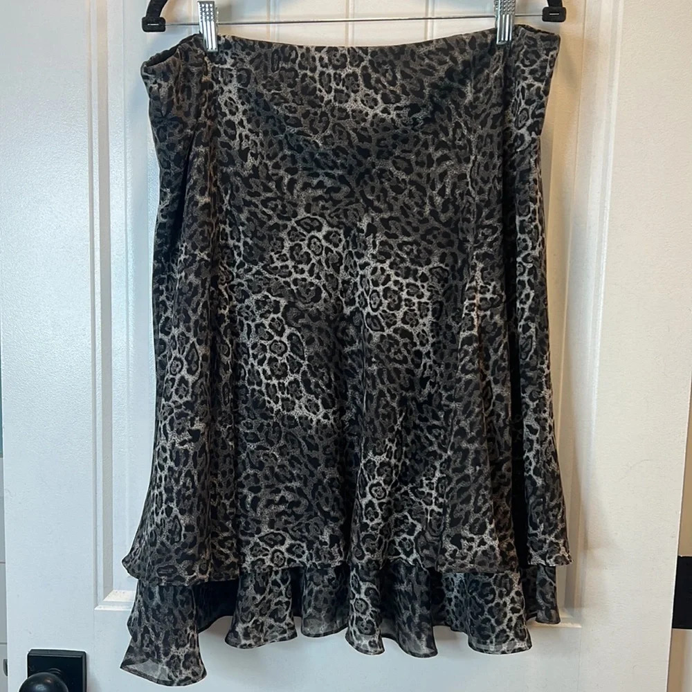 Chaps Gray And Black Leopard Print Layered And Li… - image 3